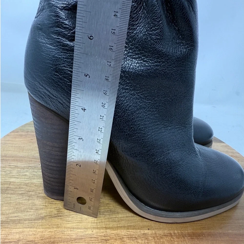 See by Chloe Boots Womens Leather Scalloped Accent Black Leather Size 8 US 39 EU